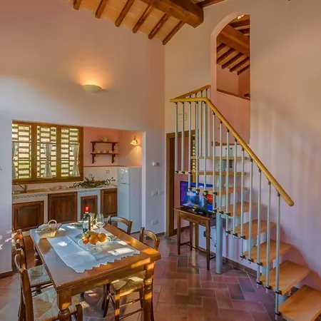 Farm stay La Grotta Dell'eremita Gambassi Terme
