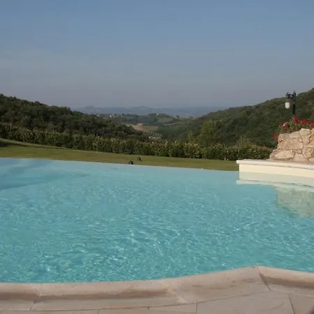 Farm stay La Grotta Dell'eremita Gambassi Terme